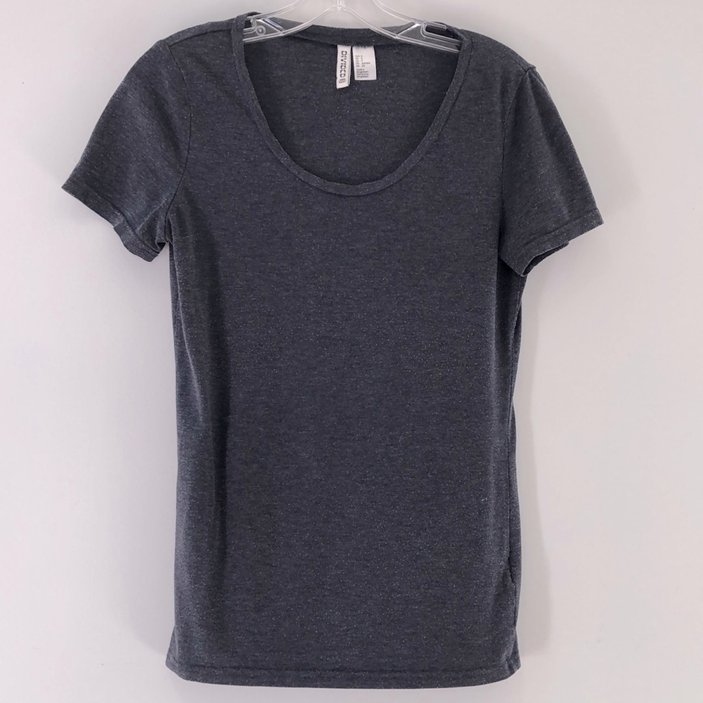 Women’s H&M dark grey T-shirt. Short sleeves. Size S